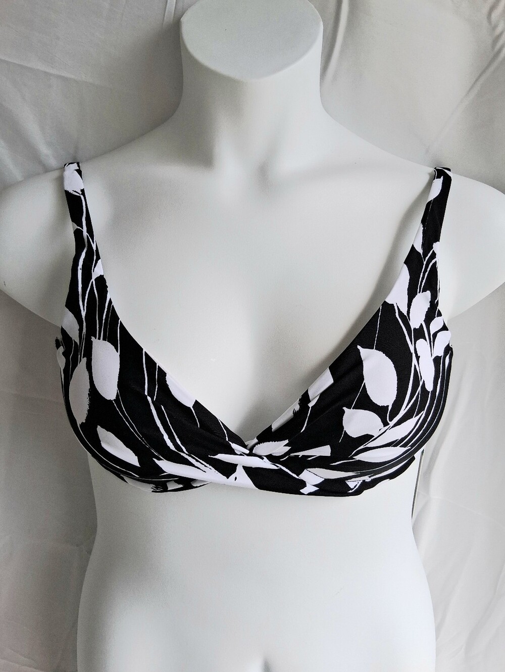 Anne Cole Signature Black & White Leaf Print  Bikini Top Sz L NWT